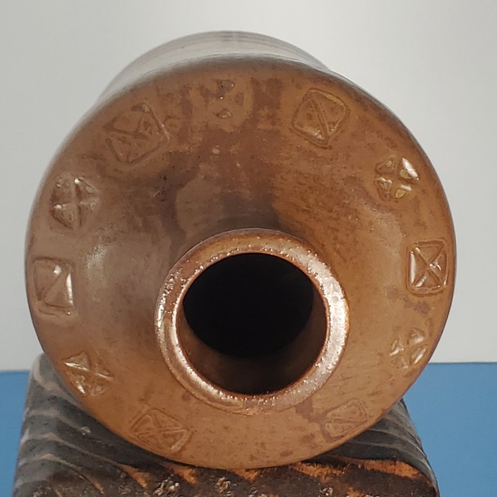 Brown Glazed Stoneware Bottle Jar Vase with pattern Made in Japan (Saki) - Picture 7 of 12